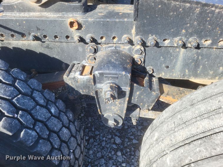 image for item MI9868 1989 Freightliner  semi truck