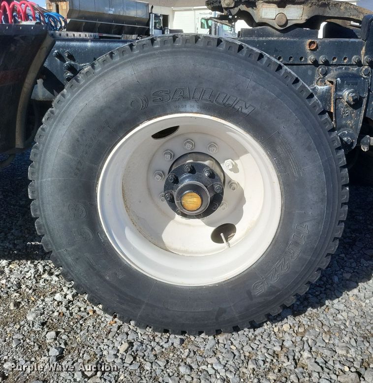 image for item MI9868 1989 Freightliner  semi truck