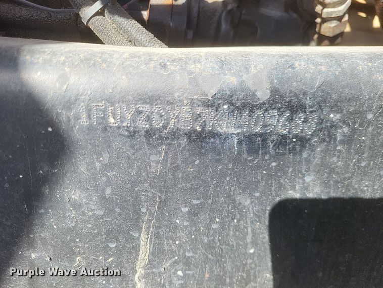 image for item MI9868 1989 Freightliner  semi truck