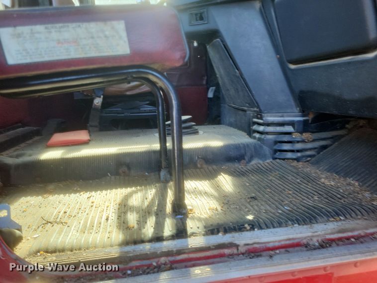 image for item MI9869 1987 Freightliner Conventional  truck cab and chassis