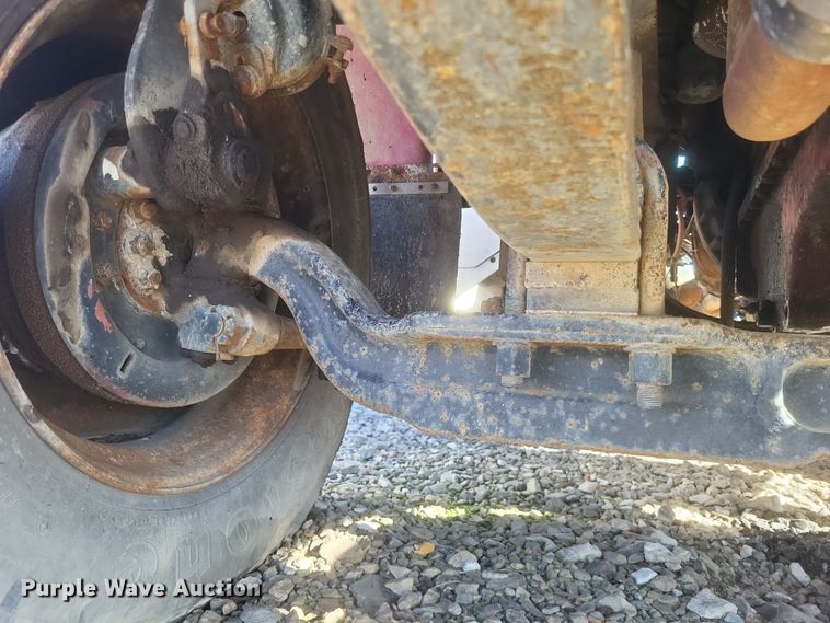 image for item MI9869 1987 Freightliner Conventional  truck cab and chassis