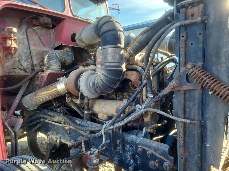 image for item MI9869 1987 Freightliner Conventional  truck cab and chassis