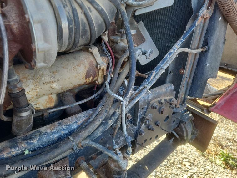 image for item MI9869 1987 Freightliner Conventional  truck cab and chassis