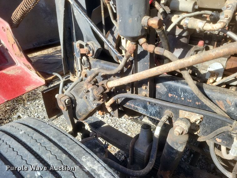 image for item MI9869 1987 Freightliner Conventional  truck cab and chassis