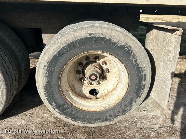 image for item NB9295 1993 Utility Trailer MFG VS2RX  refrigerated van trailer