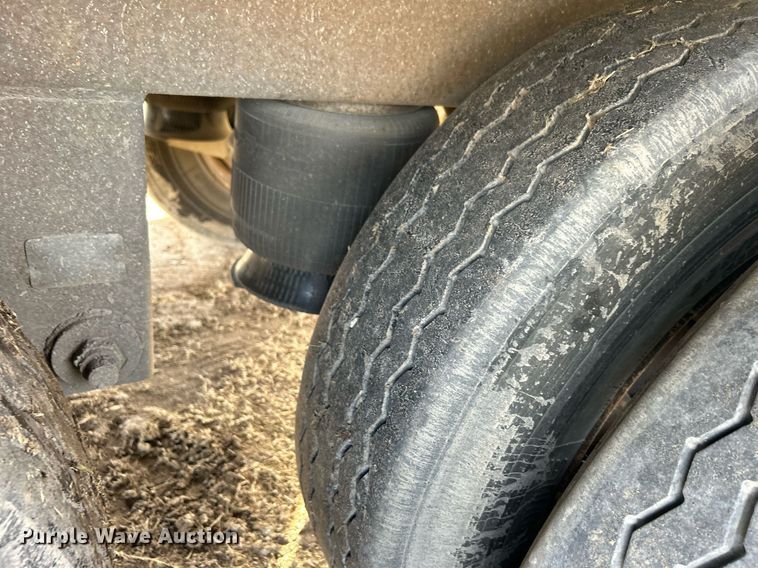 image for item NB9295 1993 Utility Trailer MFG VS2RX  refrigerated van trailer