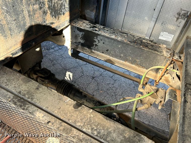 image for item NE9639 2008 Ford F650 Super Duty XLT  flatbed truck