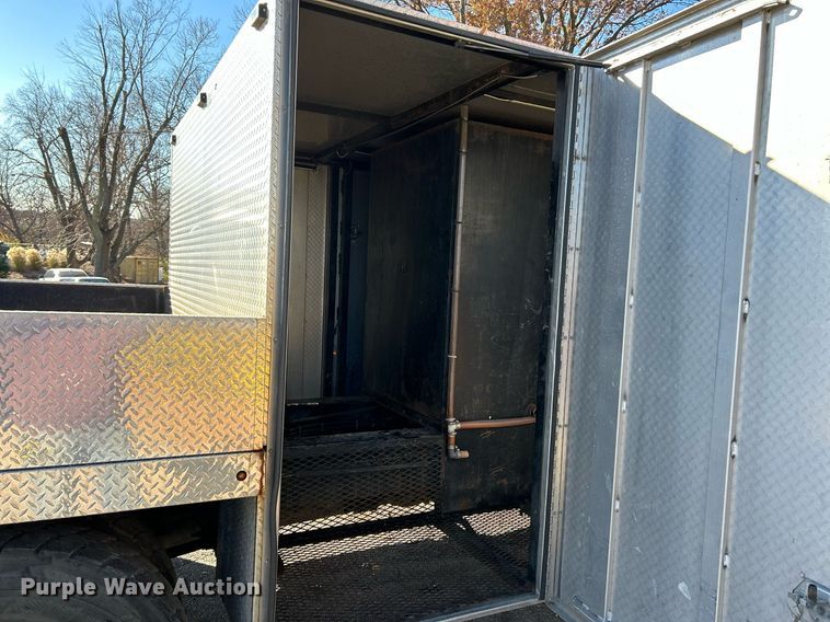 image for item NE9639 2008 Ford F650 Super Duty XLT  flatbed truck