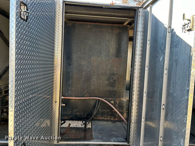 image for item NE9639 2008 Ford F650 Super Duty XLT  flatbed truck