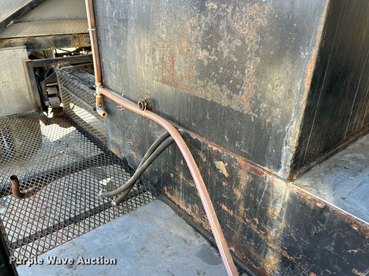 image for item NE9639 2008 Ford F650 Super Duty XLT  flatbed truck