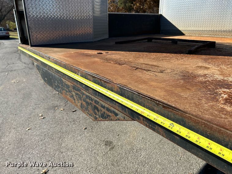 image for item NE9639 2008 Ford F650 Super Duty XLT  flatbed truck