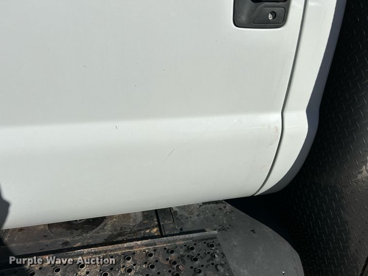 image for item NE9639 2008 Ford F650 Super Duty XLT  flatbed truck