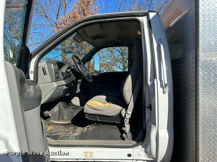 image for item NE9639 2008 Ford F650 Super Duty XLT  flatbed truck