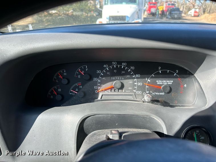 image for item NE9639 2008 Ford F650 Super Duty XLT  flatbed truck