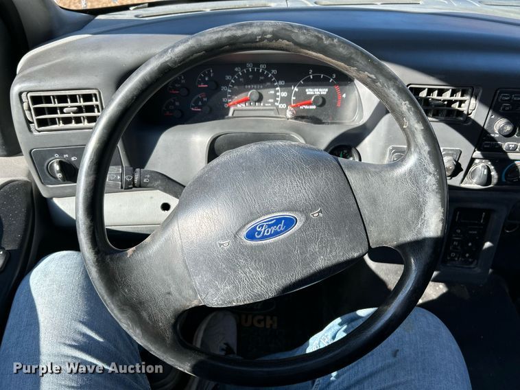 image for item NE9639 2008 Ford F650 Super Duty XLT  flatbed truck