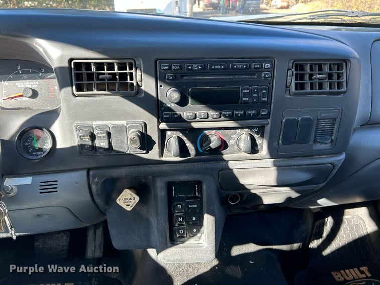 image for item NE9639 2008 Ford F650 Super Duty XLT  flatbed truck