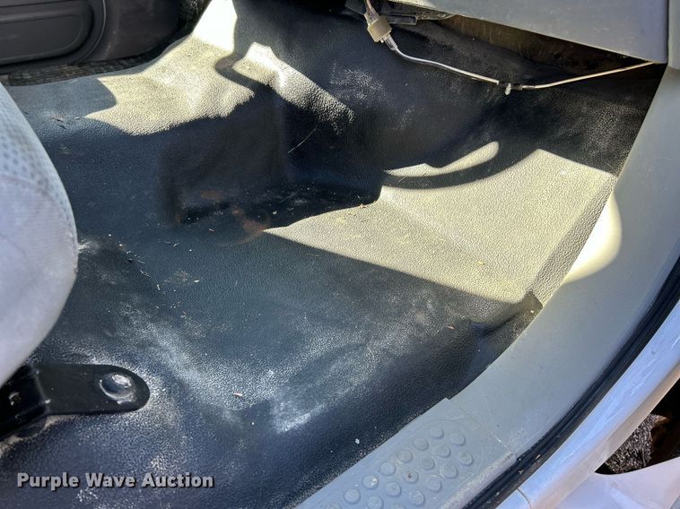 image for item NE9639 2008 Ford F650 Super Duty XLT  flatbed truck