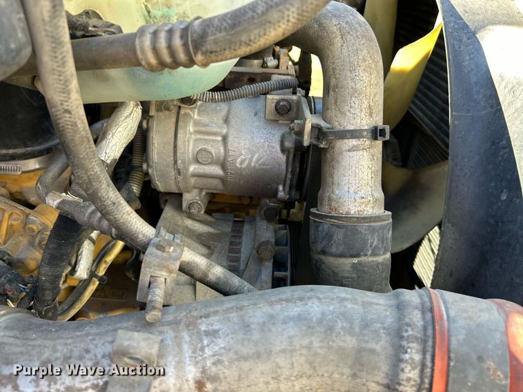 image for item NE9639 2008 Ford F650 Super Duty XLT  flatbed truck