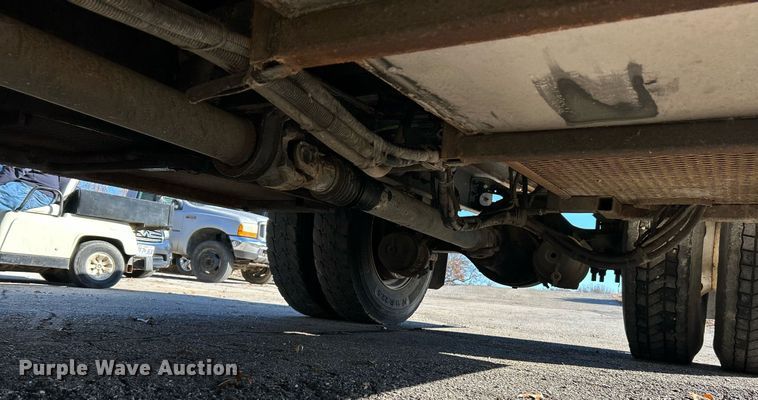 image for item NE9639 2008 Ford F650 Super Duty XLT  flatbed truck