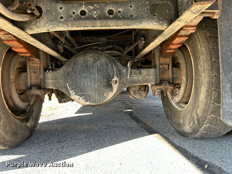 image for item NE9639 2008 Ford F650 Super Duty XLT  flatbed truck