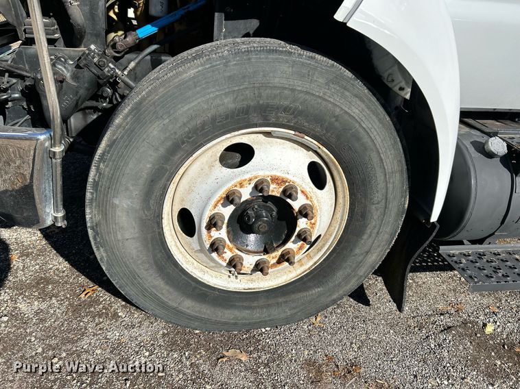 image for item NE9639 2008 Ford F650 Super Duty XLT  flatbed truck