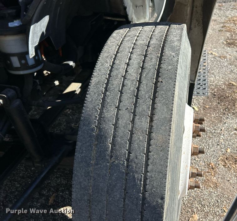 image for item NE9639 2008 Ford F650 Super Duty XLT  flatbed truck