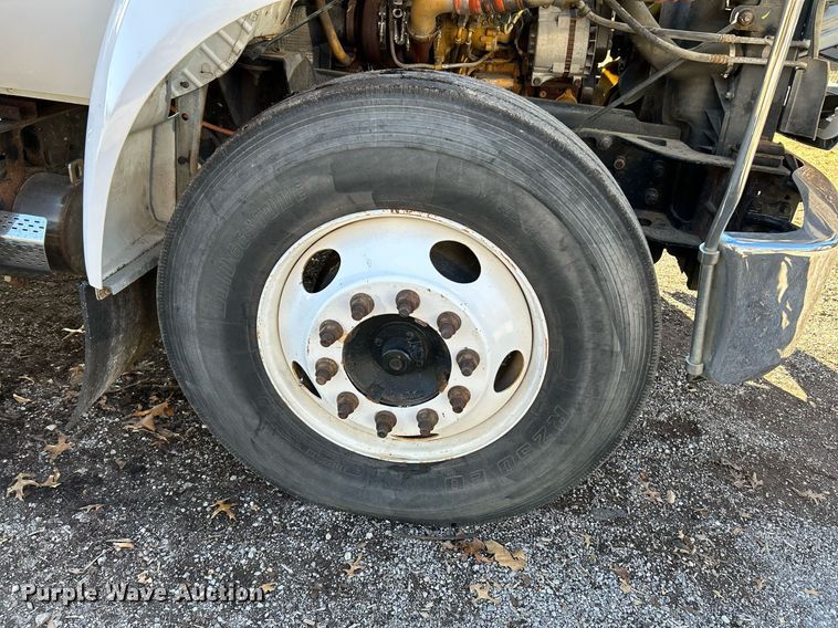 image for item NE9639 2008 Ford F650 Super Duty XLT  flatbed truck