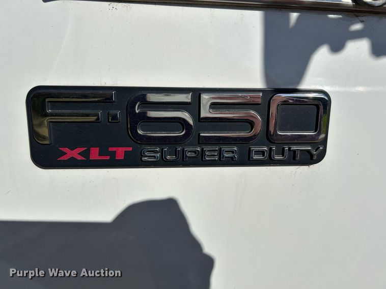 image for item NE9639 2008 Ford F650 Super Duty XLT  flatbed truck