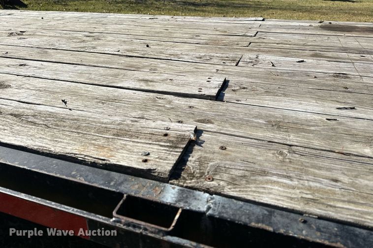 image for item NM9197 2014 Texas Pride  equipment trailer