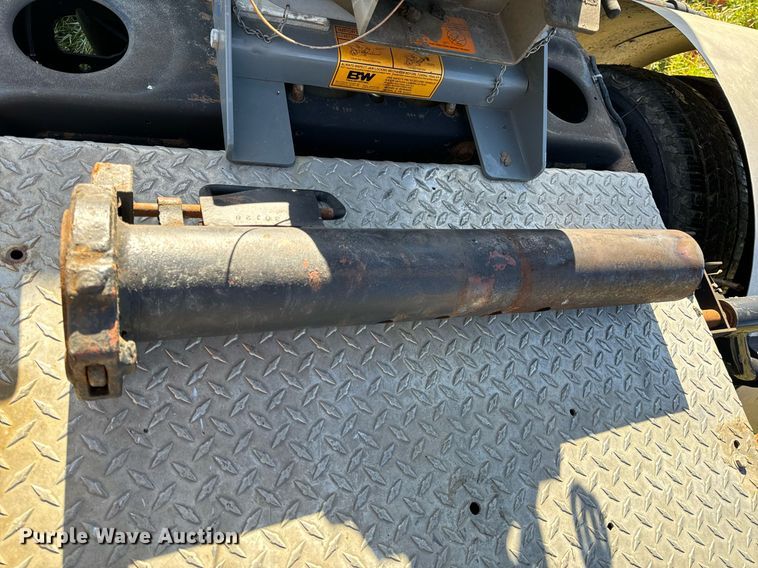 image for item NM9197 2014 Texas Pride  equipment trailer