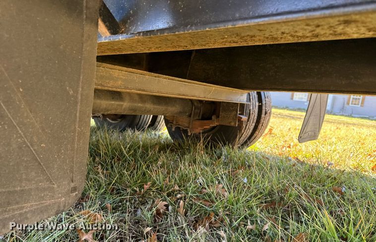 image for item NM9197 2014 Texas Pride  equipment trailer