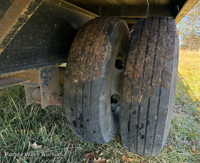 image for item NM9197 2014 Texas Pride  equipment trailer