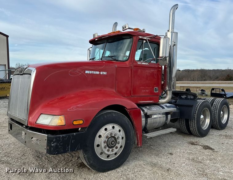 image for item NM9199 1991 Western Star 5900  semi truck