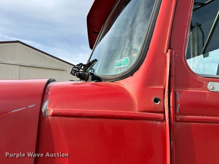 image for item NM9199 1991 Western Star 5900  semi truck