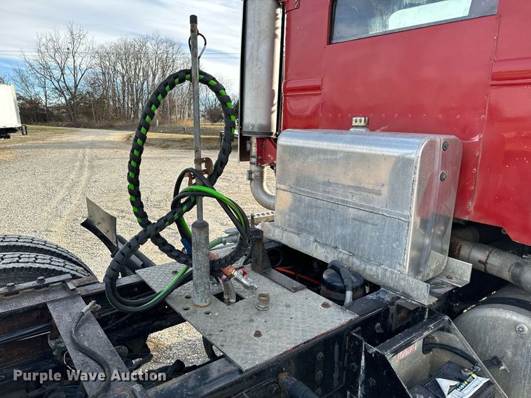 image for item NM9199 1991 Western Star 5900  semi truck