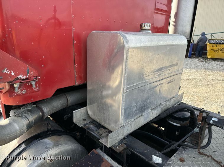 image for item NM9199 1991 Western Star 5900  semi truck