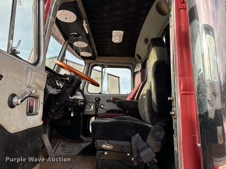 image for item NM9199 1991 Western Star 5900  semi truck