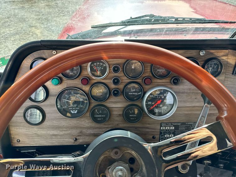 image for item NM9199 1991 Western Star 5900  semi truck