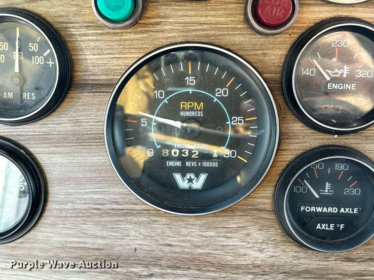 image for item NM9199 1991 Western Star 5900  semi truck