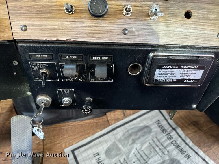 image for item NM9199 1991 Western Star 5900  semi truck