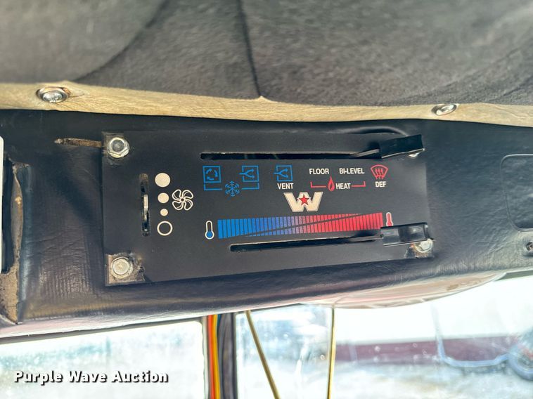 image for item NM9199 1991 Western Star 5900  semi truck