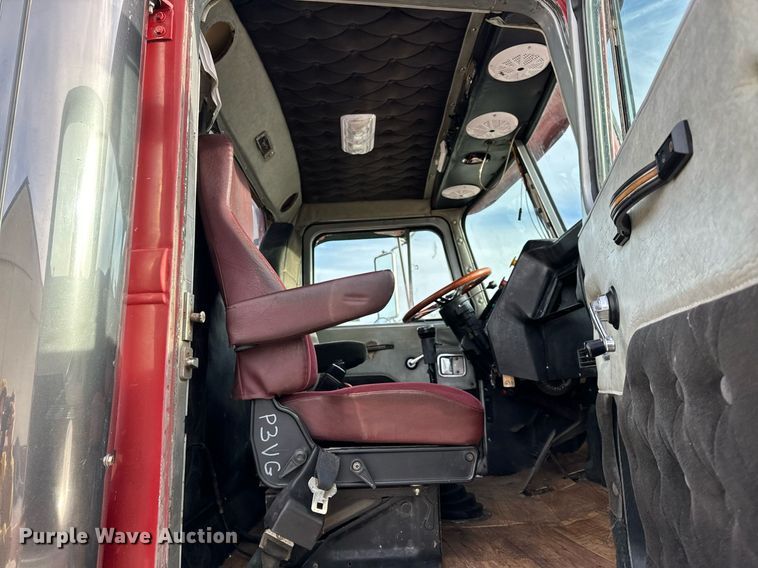 image for item NM9199 1991 Western Star 5900  semi truck