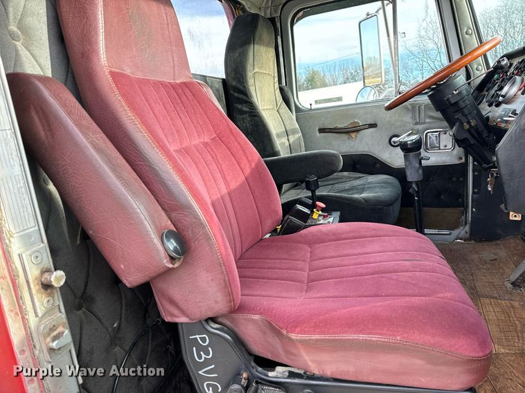 image for item NM9199 1991 Western Star 5900  semi truck