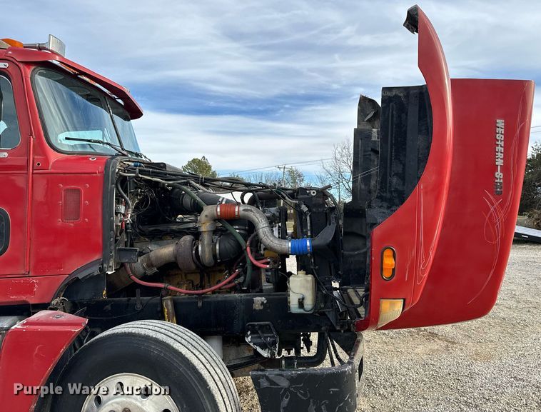 image for item NM9199 1991 Western Star 5900  semi truck