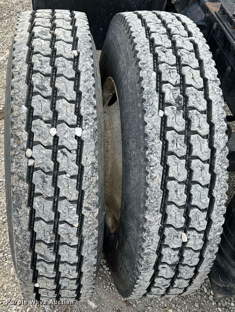 image for item NM9199 1991 Western Star 5900  semi truck