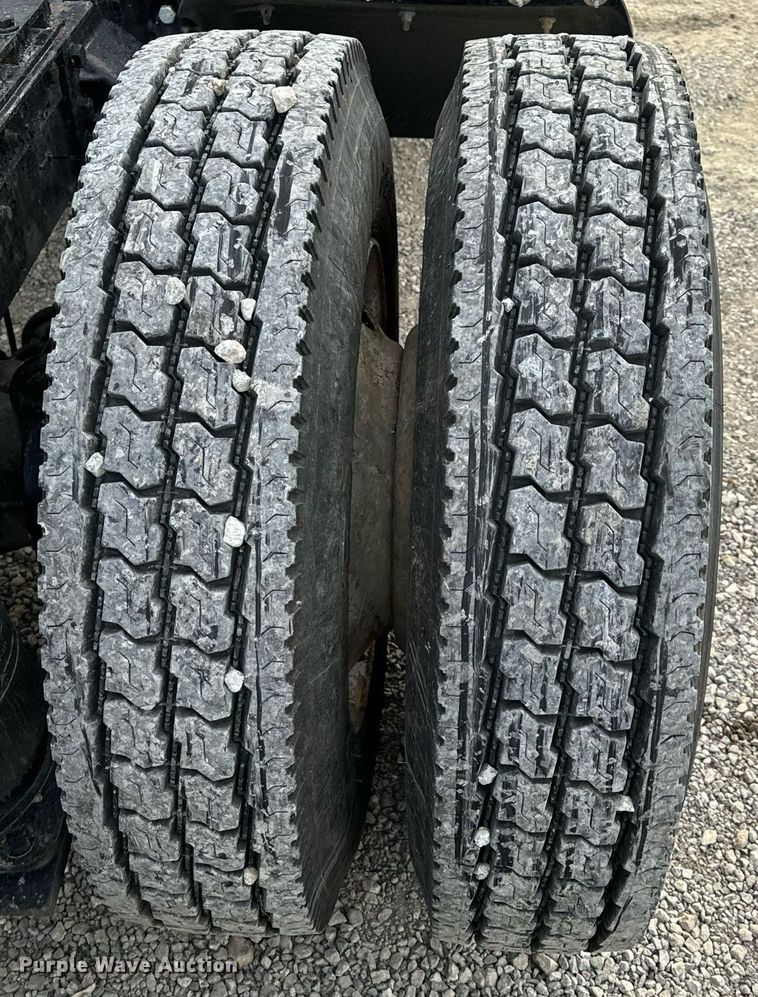 image for item NM9199 1991 Western Star 5900  semi truck