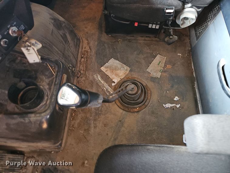 image for item NP9248 1997 Volvo Integral Sleeper  semi truck