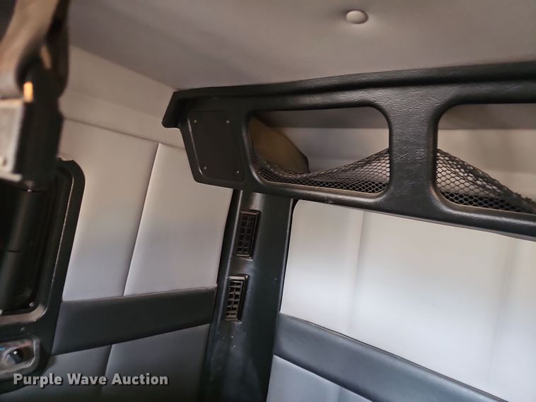 image for item NP9248 1997 Volvo Integral Sleeper  semi truck