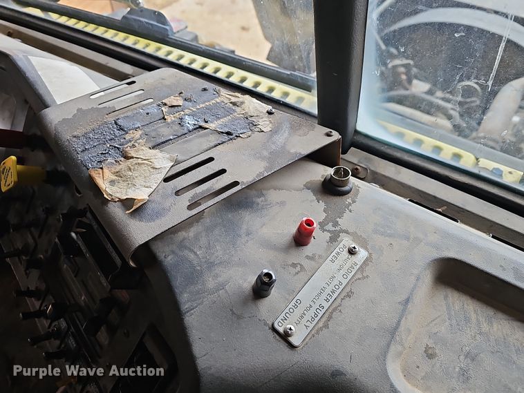 image for item NP9248 1997 Volvo Integral Sleeper  semi truck