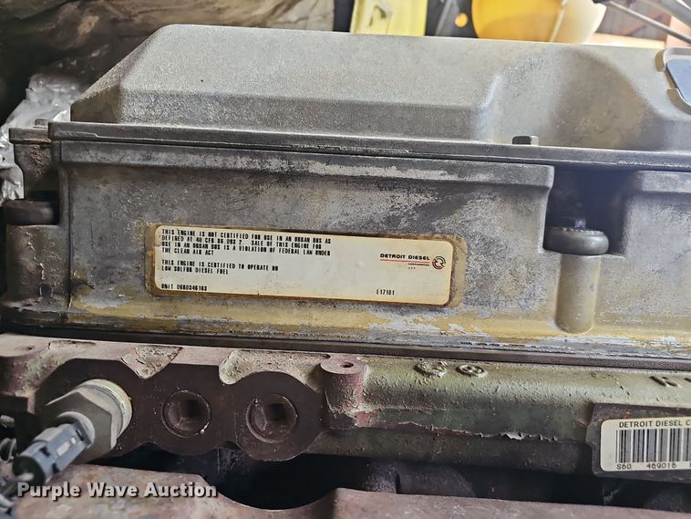 image for item NP9248 1997 Volvo Integral Sleeper  semi truck